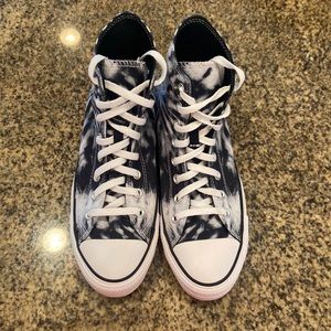 Women’s “Converse All Star Chuck Taylor,” size 11 (men’s size 9). Never worn